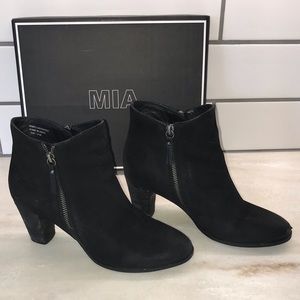 Mia Maddock Nubuck Leather Bootie Size 9